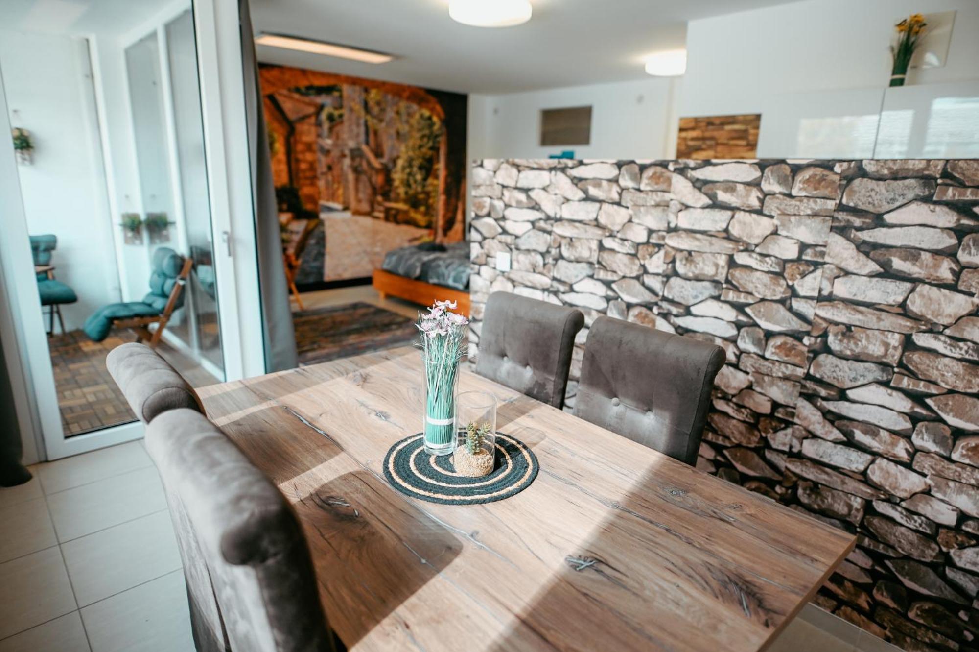 Danube Island Apartment 3 Wina Bagian luar foto