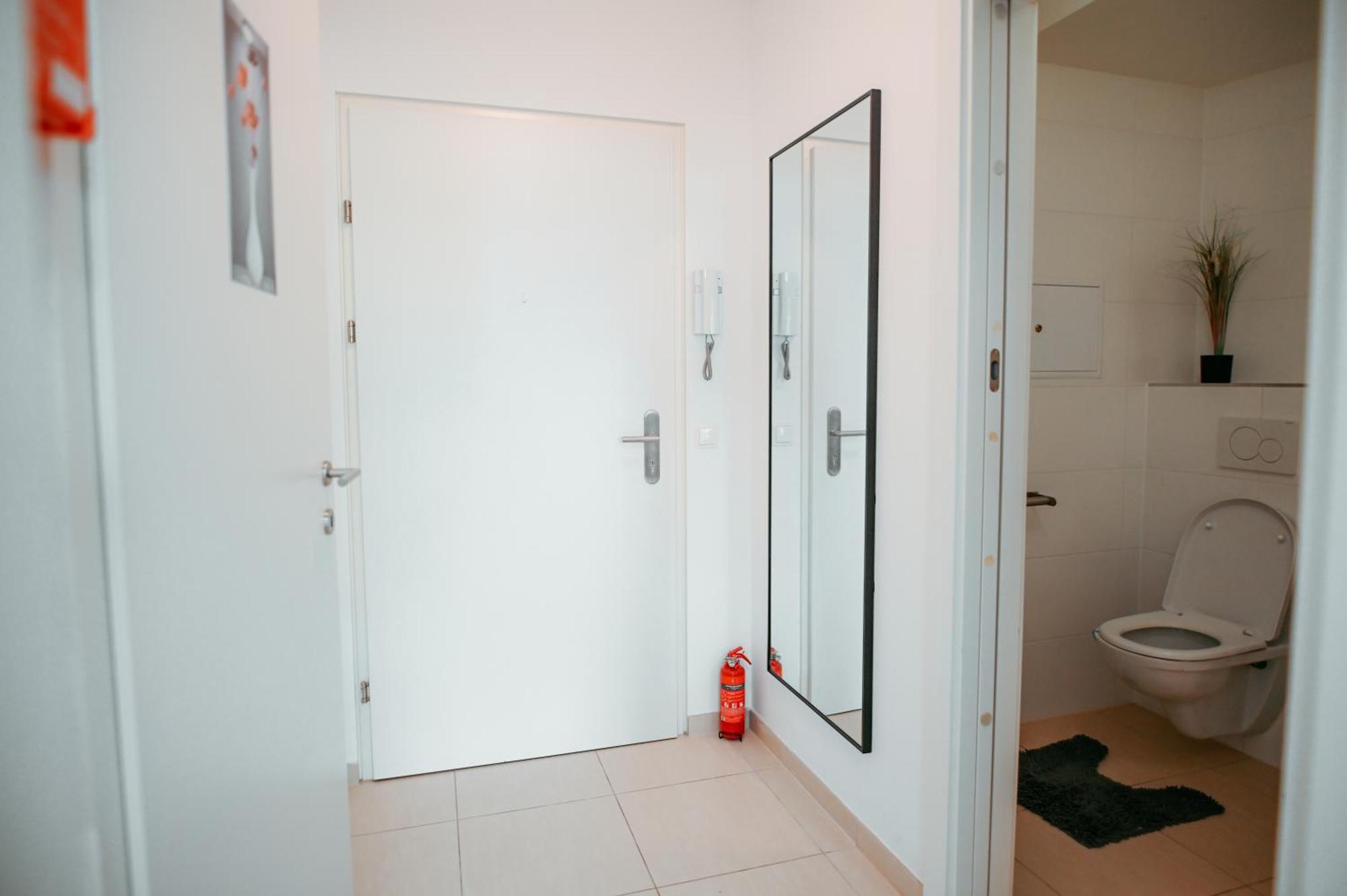 Danube Island Apartment 3 Wina Bagian luar foto
